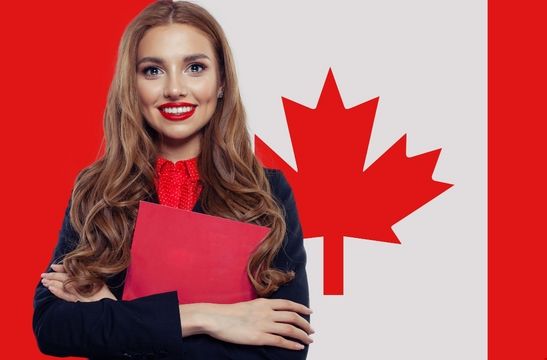 加拿大本科學費