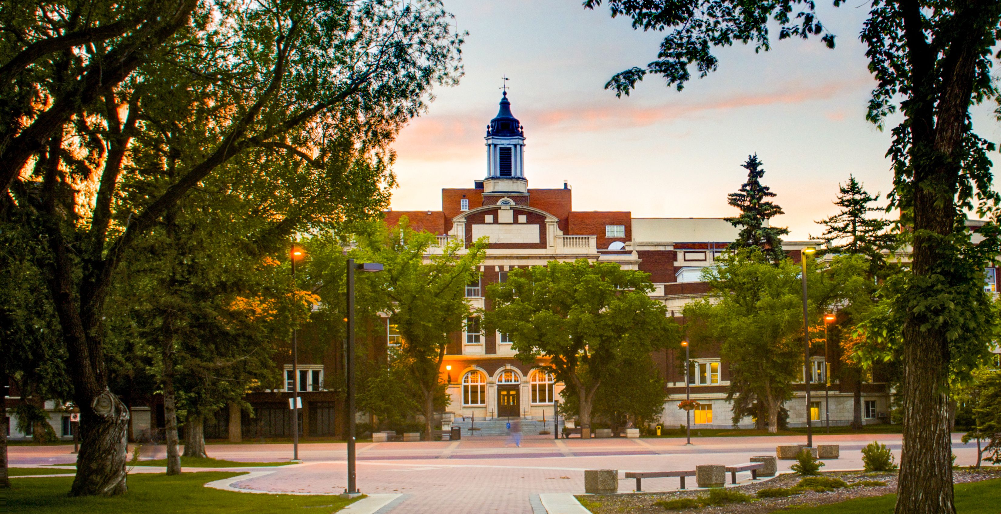 阿爾伯塔大學(xué).jpg 阿爾伯塔大學(xué).jpg