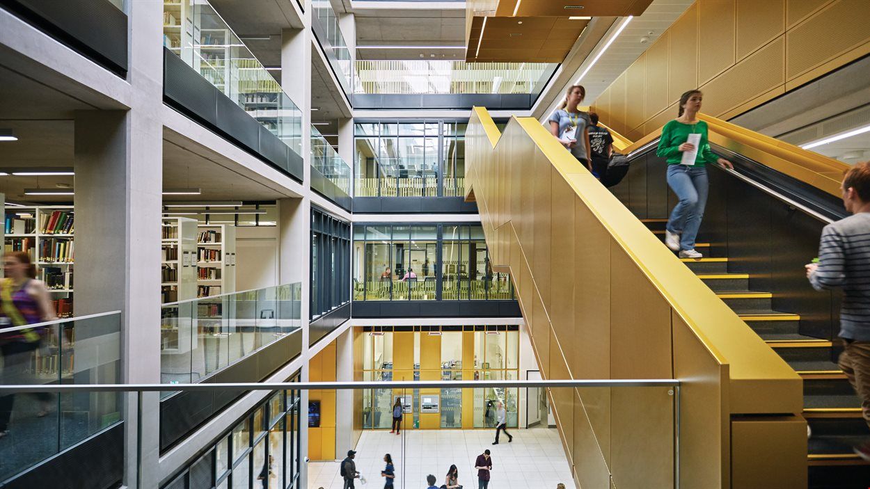 伯明翰大學(xué)法學(xué).jpg 伯明翰大學(xué)法學(xué).jpg