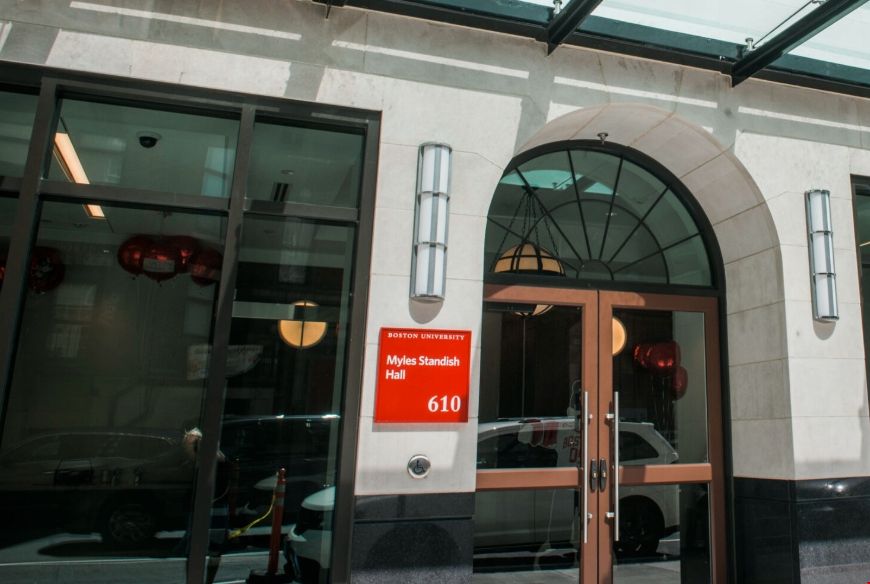 波士頓大學邁爾斯·斯坦迪什宿舍樓被除名.png 波士頓大學邁爾斯·斯坦迪什宿舍樓被除名.png